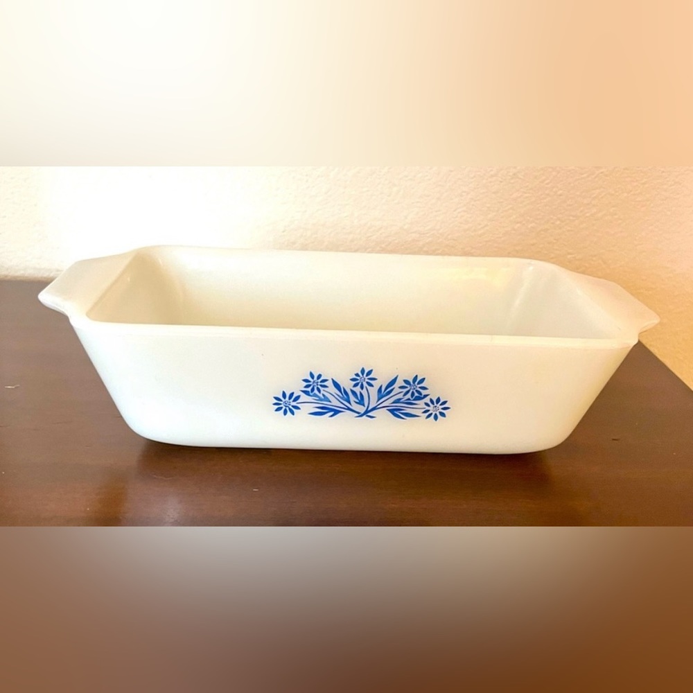 EUC Vintage Fire King Anchor Hocking 441 Blue Flower Loaf pan, glass, 1 quart